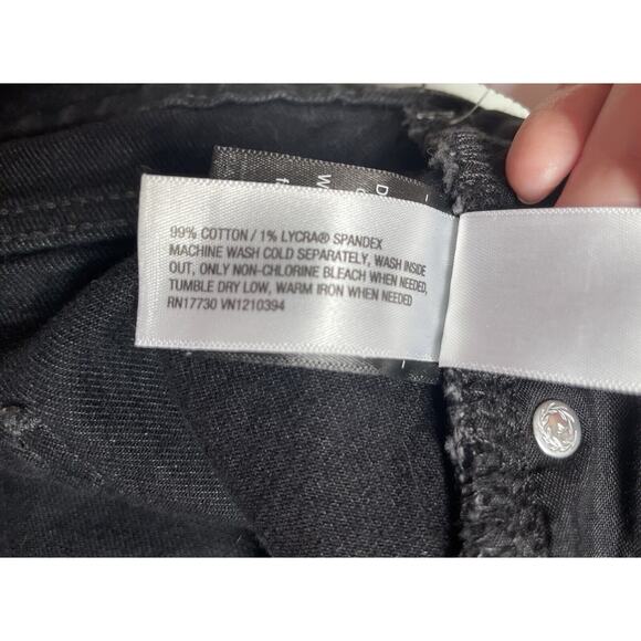 Universal Threads Women's High-Rise 90's Cutoff Black Jean Denim Shorts Size 17R - Picture 7 of 9